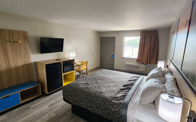 photo 5 of Days Inn by Wyndham San Antonio