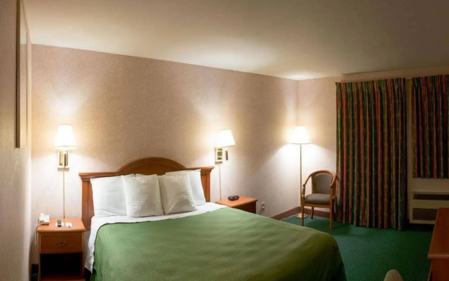 photo 4 of San Bernandino Inn & Suites