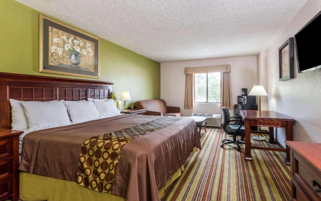 photo 2 of Days Inn By Wyndham Sarasota - Siesta Key