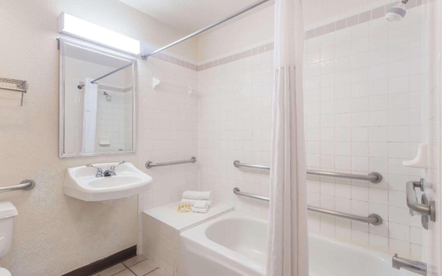 photo 5 of Days Inn By Wyndham Sarasota - Siesta Key