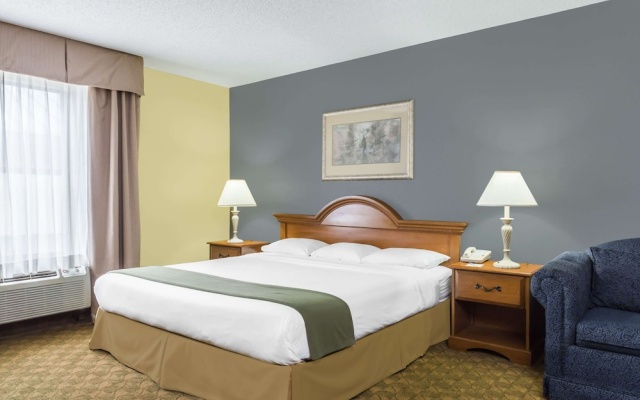 photo 2 of Days Inn Selma