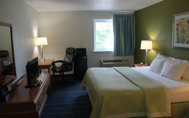 photo 5 of Days Inn & Suites Bridgeport - Clarksburg