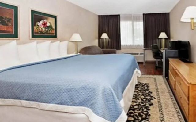 photo 5 of Days Inn & Suites by Wyndham Golden/Denver West