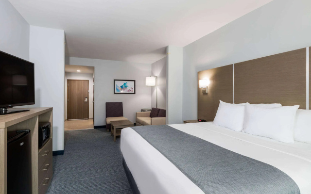 photo 5 of Days Inn & Suites by Wyndham Houston NW Cypress