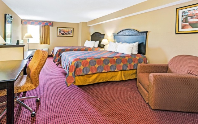 photo 3 of Days Inn & Suites by Wyndham Jeffersonville IN