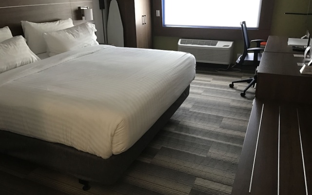 photo 3 of Holiday Inn Express Naples South - I-75