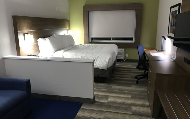 photo 4 of Holiday Inn Express Naples South - I-75