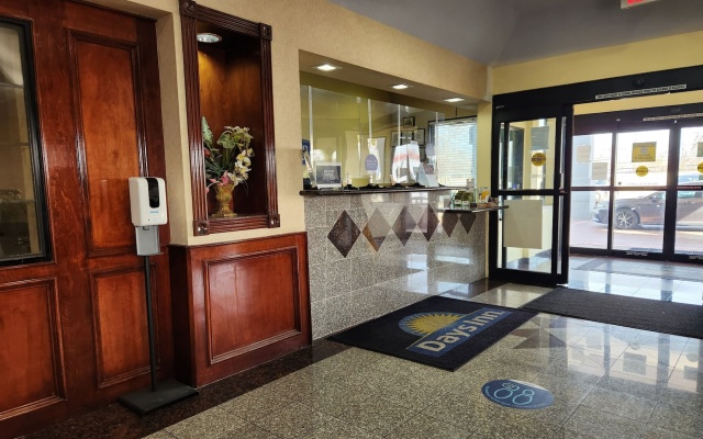photo 2 of Days Inn Suites by Wyndham Pasadena