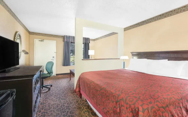 photo 3 of Days Inn & Suites York