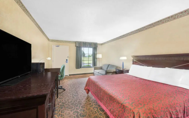 photo 4 of Days Inn & Suites York
