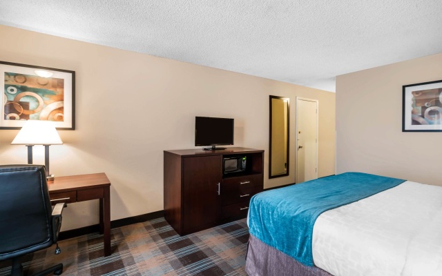 photo 4 of Clarion Inn near JBLM