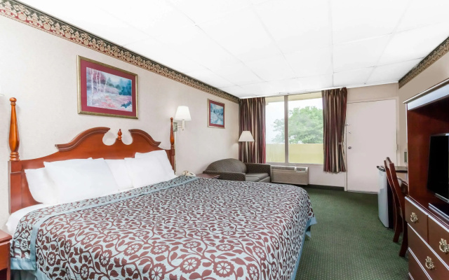 photo 4 of Days Inn By Wyndham Tannersville