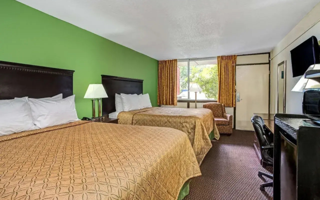 photo 2 of Days Inn by Wyndham York Alabama