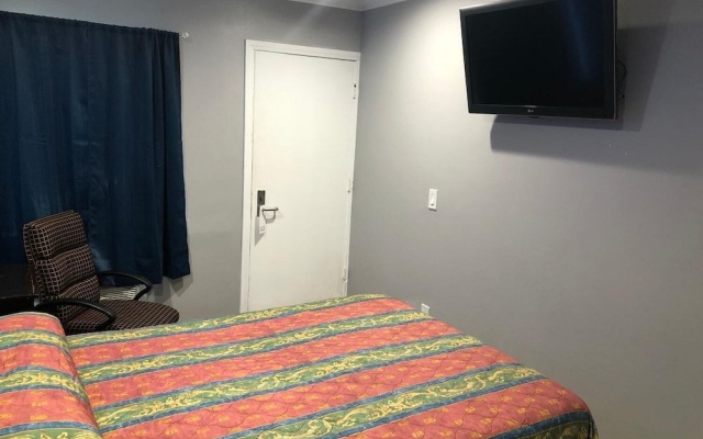 photo 2 of Deano's Motel