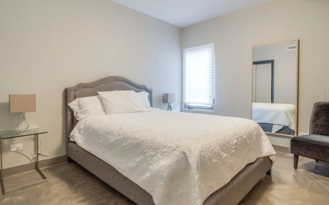 photo 5 of Deedee's Apartments - Lofts at Grove