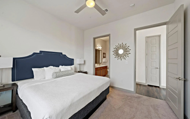 photo 3 of Deep Cleaned Modern 2BR Apt Downtown Location