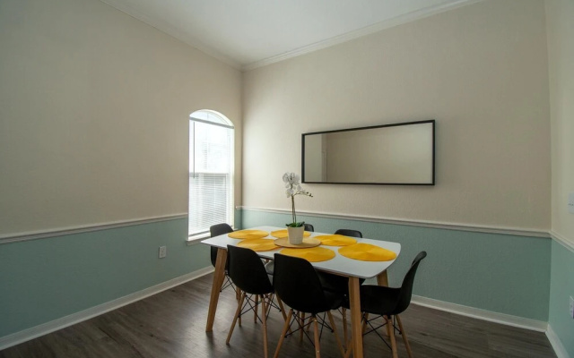 photo 2 of Delightful, Refurbished Apt! Everything you need!