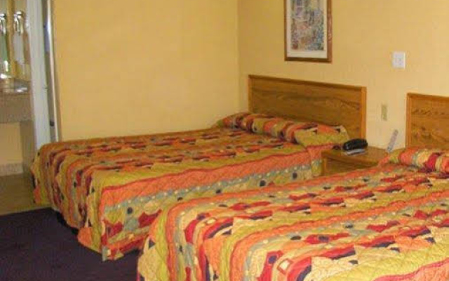 photo 2 of Delux Inn San Antonio