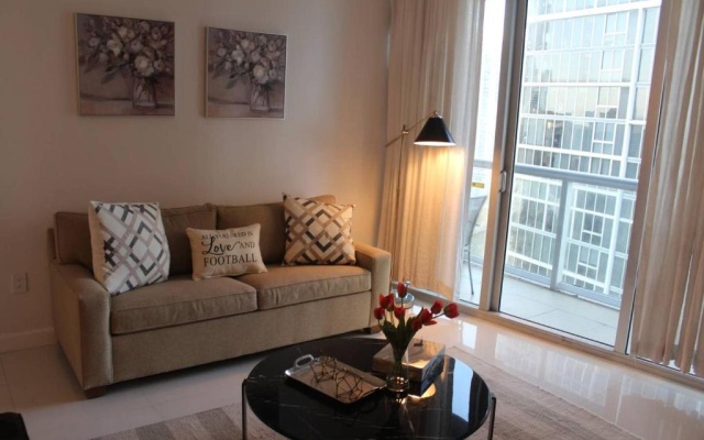 photo 5 of Deluxe 5 Star Condo Iconbrickell@25Th, Free Spa/Gym/Pool