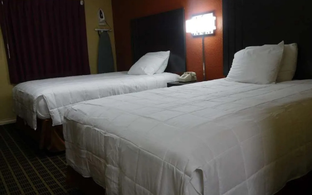 photo 5 of Deluxe Inn Motel