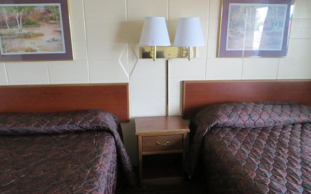 photo 3 of Deluxe Inn - Council Bluffs