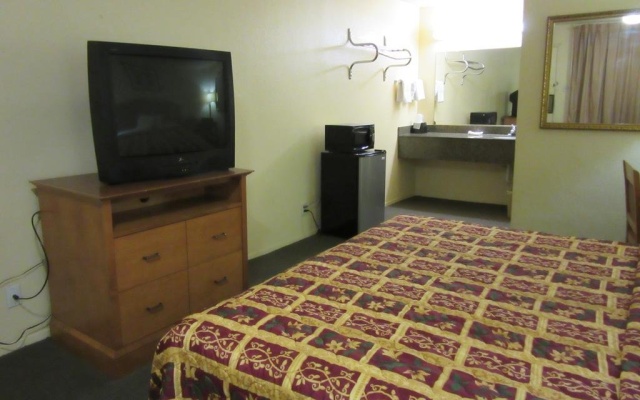 photo 4 of Deluxe INN