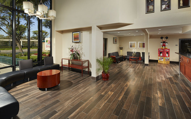 photo 2 of Anaheim Desert Inn and Suites