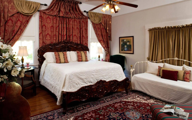 photo 4 of Devereaux Shields House