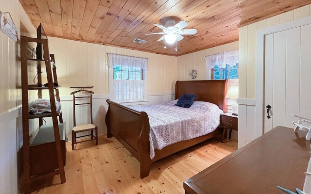 photo 3 of Dewey Cottage - Y854 Adorable Cottage Close To Long Sands Beach And Short Sands 4 Bedroom Home by RedAwning