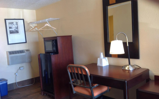 photo 3 of Diamond Inn and Suites