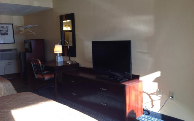 photo 4 of Diamond Inn and Suites