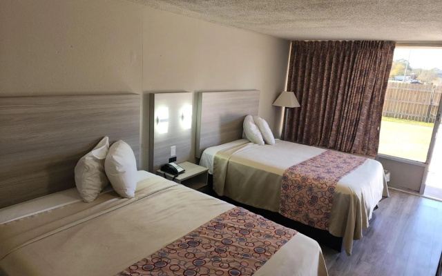 photo 5 of Discovery Inn