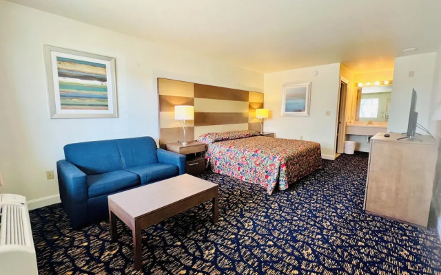 photo 3 of Rodeway Inn Garland Harbor Point