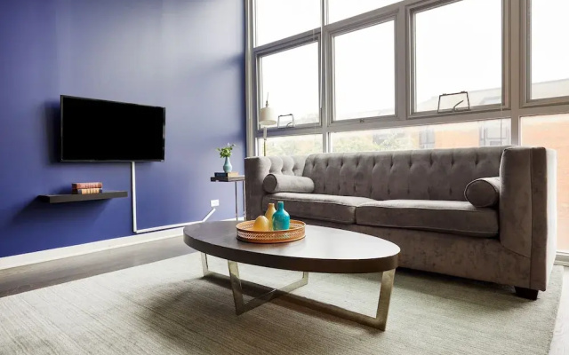 photo 4 of Distinct Lincoln Park Suites by Sonder