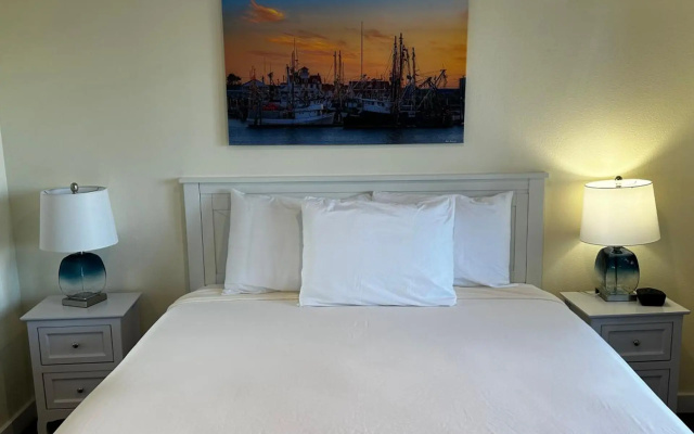 photo 4 of Dock Street Inn