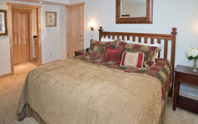 photo 4 of Two Bedroom at the Lodge At Vail by RedAwning