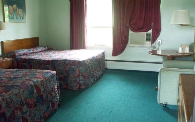 photo 3 of Dollar Inn