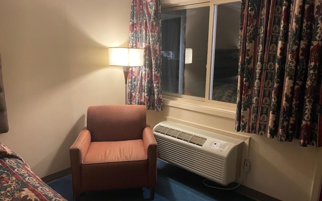 photo 4 of Dollinger's Motor Inn