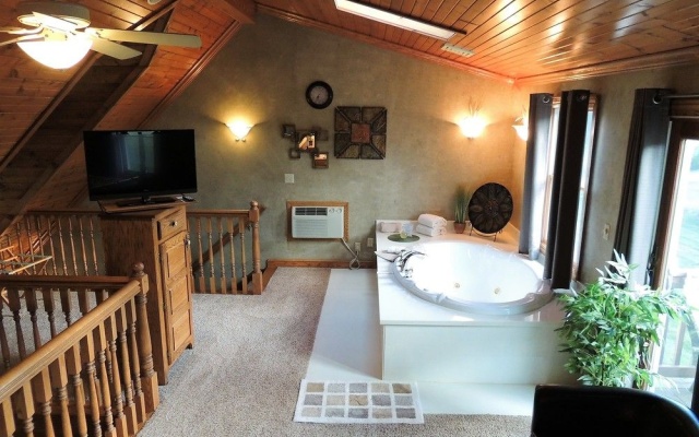 photo 5 of Donna's Premier Lodging