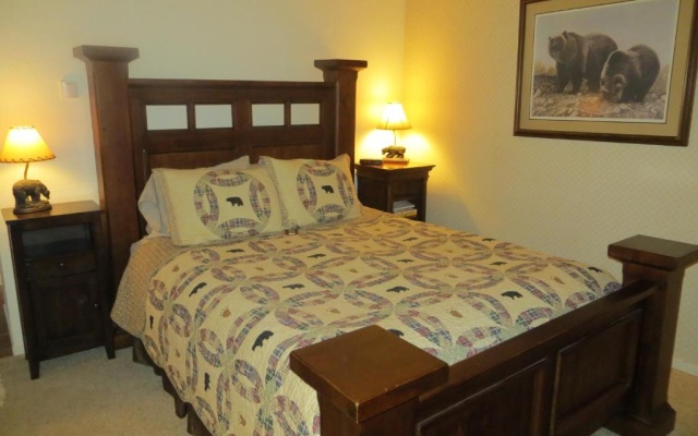 photo 3 of Donner Lake Inn