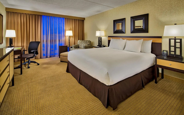 photo 5 of DoubleTree by Hilton Chicago - Arlington Heights