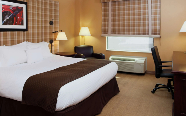 photo 4 of DoubleTree by Hilton Cincinnati Airport
