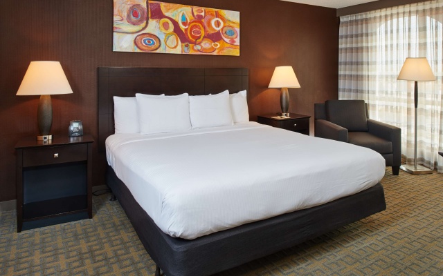 photo 3 of DoubleTree by Hilton Dallas - Market Center