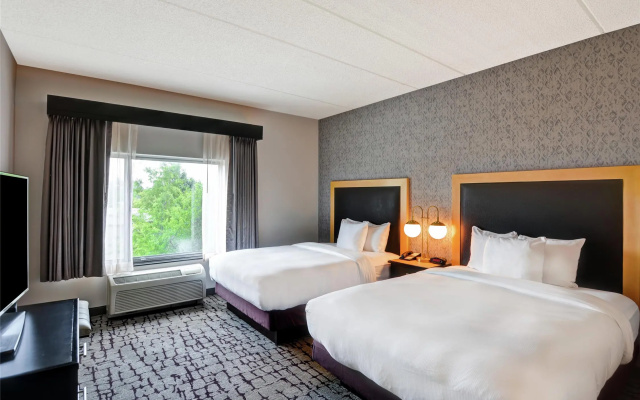 photo 4 of DoubleTree by Hilton Hotel Baton Rouge