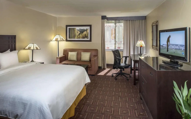 photo 5 of Doubletree by Hilton Phoenix - Tempe