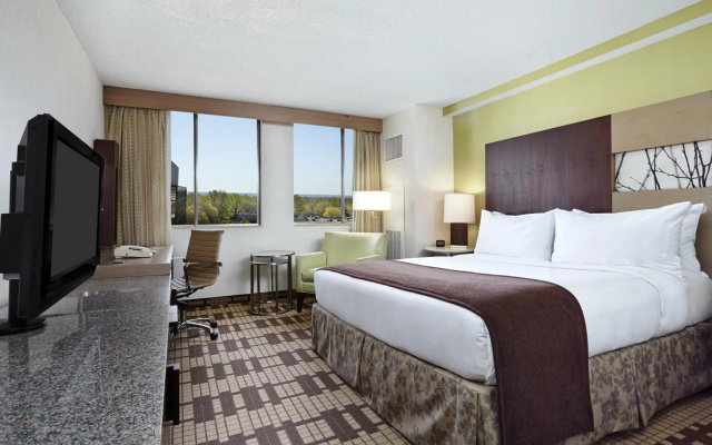 photo 3 of DoubleTree by Hilton Washington DC Silver Spring MD