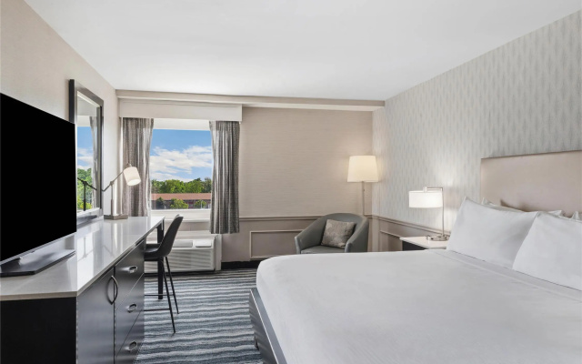 photo 3 of DoubleTree by Hilton Hotel Wilmington