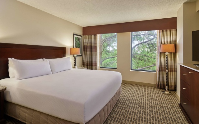 photo 5 of DoubleTree by Hilton Houston Intercontinental Airport