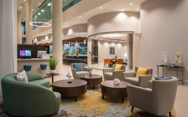 photo 2 of DoubleTree by Hilton Miami - Doral, FL