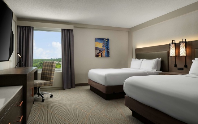 photo 3 of DoubleTree by Hilton Pittsburgh Airport
